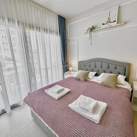 Thalassa Sunny Apartment