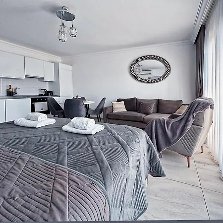 Thalassa Sunny Apartment